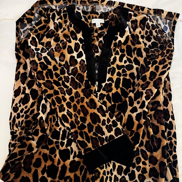 Leopard Print Caftan / Robe - Picture 2 of 4
